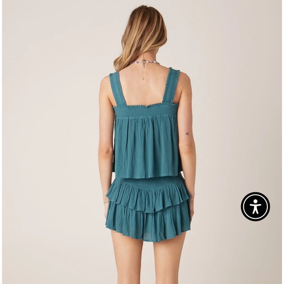 🍒 NWOT 🍒 SKORT ONLY smocked high waist and ruffle detail - teal - Picture 3 of 6